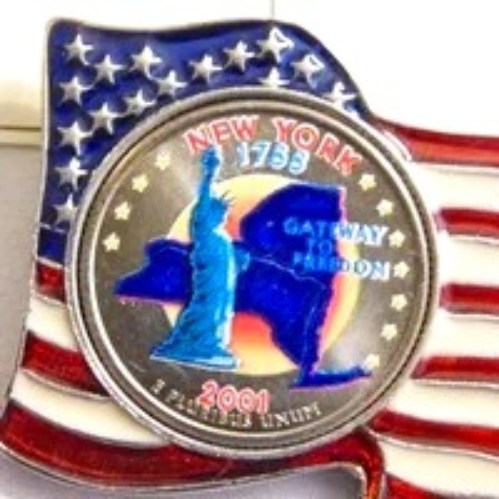 The American Historic Flag Enameled lapel pin 2001 Statue of Liberty New York